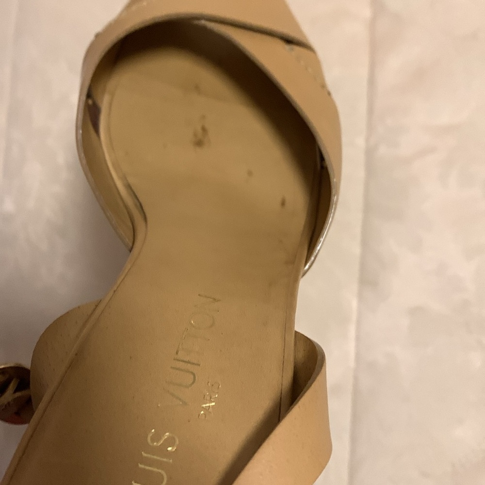 Louis Vuitton Wedge Sandals with Leather Straps and Adjustable Ankle Closure - Picture 13 of 16
